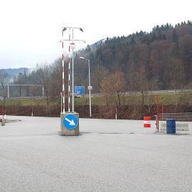 Hager Internationale Transporte - Firmenareal Einfahrt